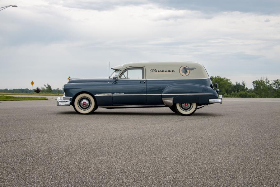  Pontiac Streamliner Eight Sedan Delivery 1951 года  (фото 14 из 16)
